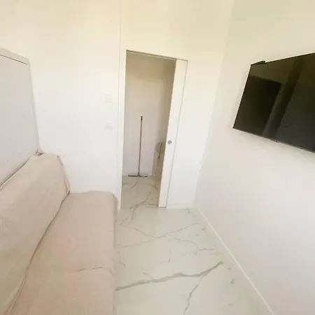 2p Idealement Place Les Pins Apartament
